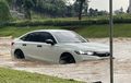 Begini Akibatnya Bila Mobil Manual Terabas Banjir Koplingnya Sering Digantung 
