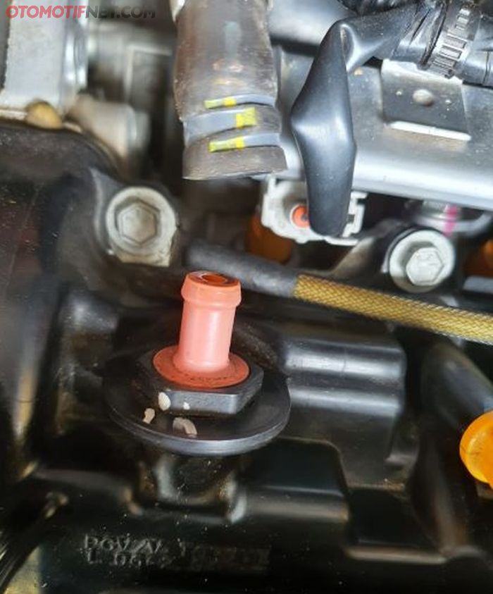 PCV valve  (part warna merah muda)
