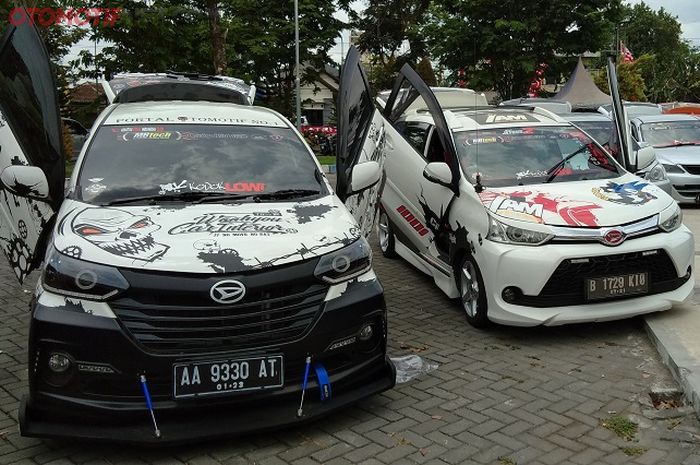 Kompak 2 Daihatsu Xenia Tempel Pintu Gunting Si Sporty Dan Si Elegan Gridoto Com