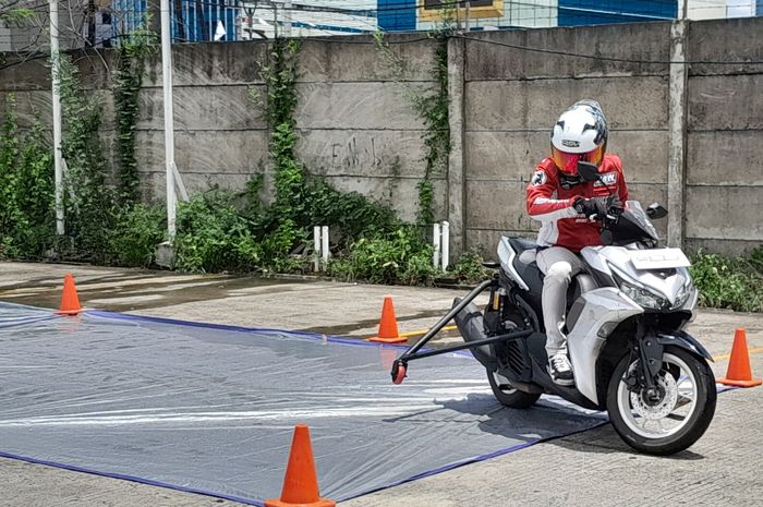 Pengereman menggunakan ABS bisa memperkecil angka kecelakaan