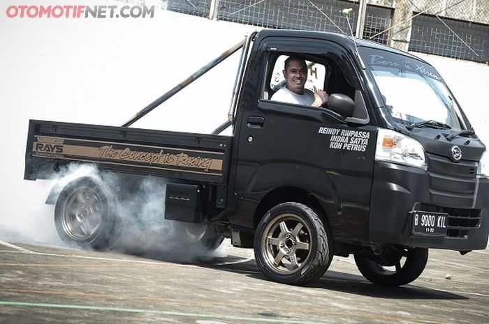 Biasa Turun Pakai BMW, Daihatsu Hi-Max Dibikin Melejit Kayak ...