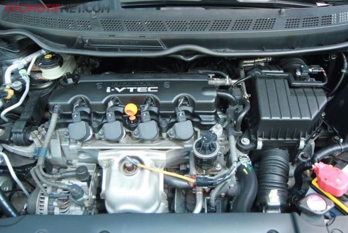 Civic FD1 dipersenjatai mesin 1.8L , sedangkan FD2 2.0L SOHC i-VTEC.