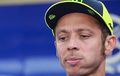 Valentino Rossi Angkat Bendera Putih, Kalau Hujan Lagi di MotoGP Inggris
