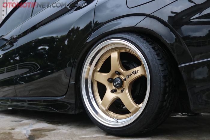 Lenso PD-SE 18x8,5+9,5 inci