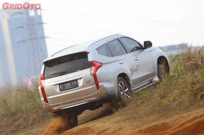 Harga mobil bekas Mitsubishi Pajero Sport Dakar