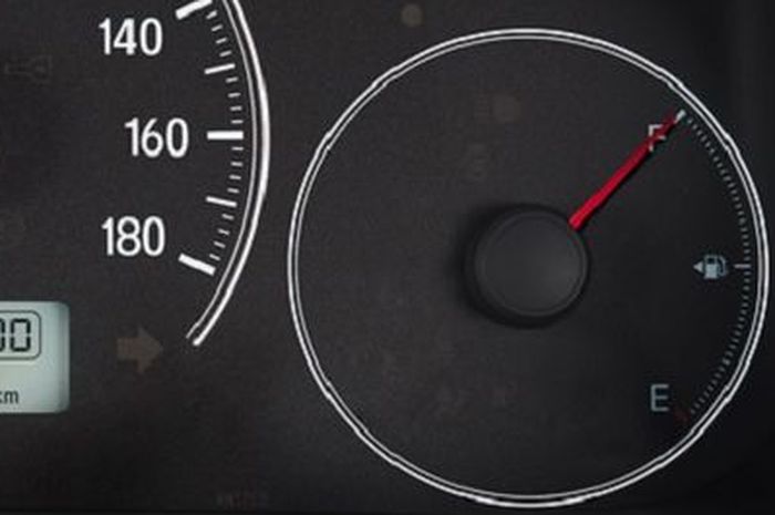 Indikator bensin mobil