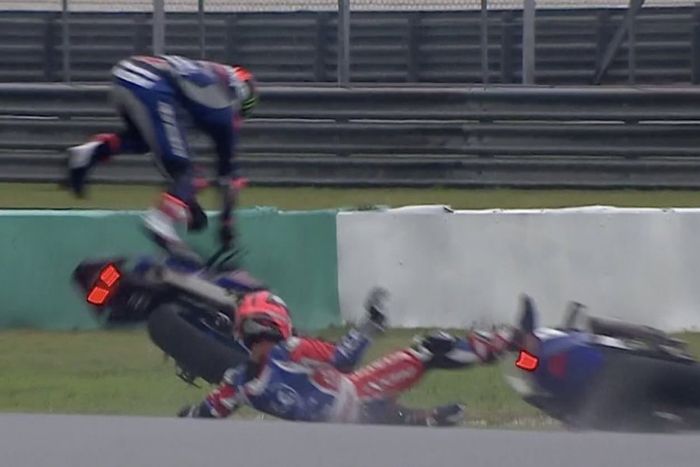 Terkait insiden senggolan di tikungan terakhir, Michael van der Mark mengaku tidak tahu apa rencana Mike Di Meglio