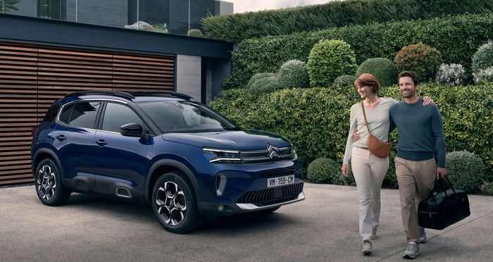 Citroen C5 Aircross PHEV kini hadir dalam varian 180 e-EAT8 yang lebih terjangkau.