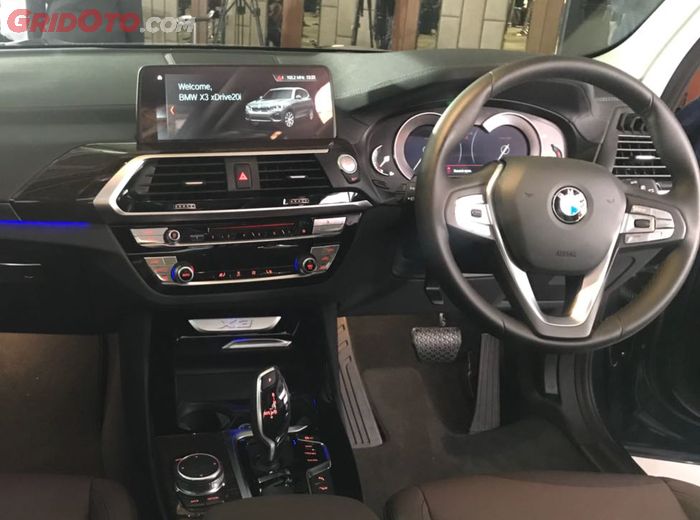 BMW X3 memiliki layar multimedia berukuran 10,25 inci