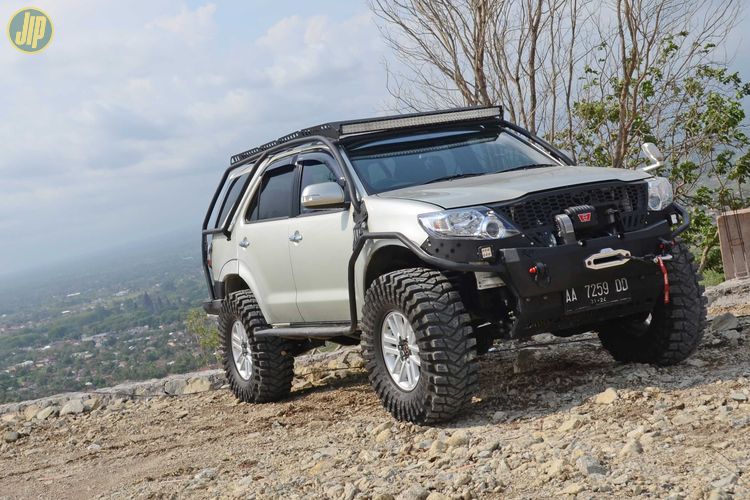 Modified Toyota Fortuner 4×4 Eladó – SUV