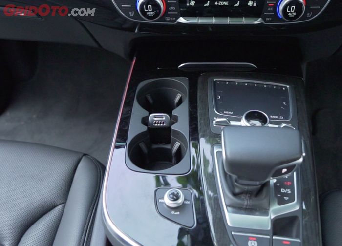 Tersedia holder remote Audi Q7