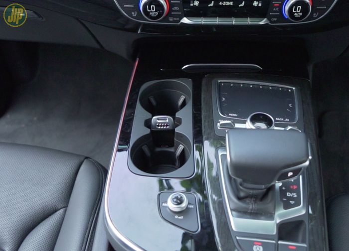 Tersedia holder remote Audi Q7