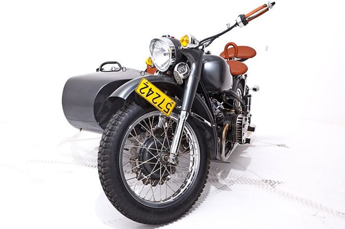 Chang Jiang 750 hasil restomod milik Thomas Cabrieres