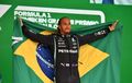 Pantang Menyerah, Lewis Hamilton Persembahkan Kemenangan di F1 Brasil 2021 untuk Ayahnya