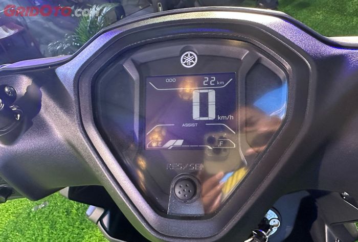 Yamaha Gear Ultima 125 Hybrid varian S sudah dilengkapi panel meter full digital