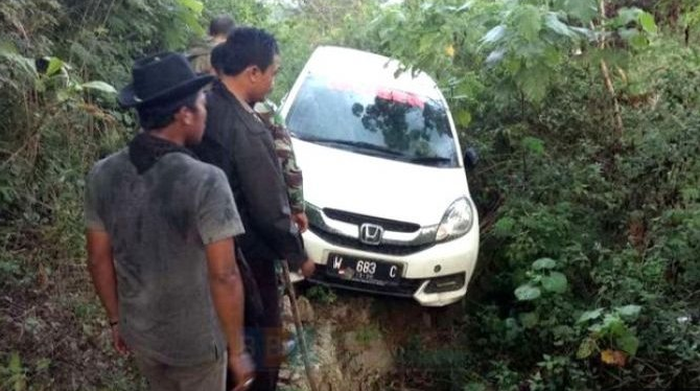 Honda Mobilio Masuk Ke Hutan Bojonegoro, Tanpa Ada Pemiliknya