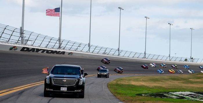 The Beast di pembukaan Nascar Daytona 500