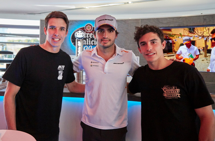 Dari kiri ke kanan: Alex Marquez, Carlos Sainz Jr., Marc Marquez