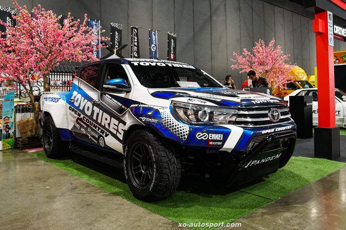 Modifikasi Toyota Hilux sangar garapan Injection Motorsport, Thailand
