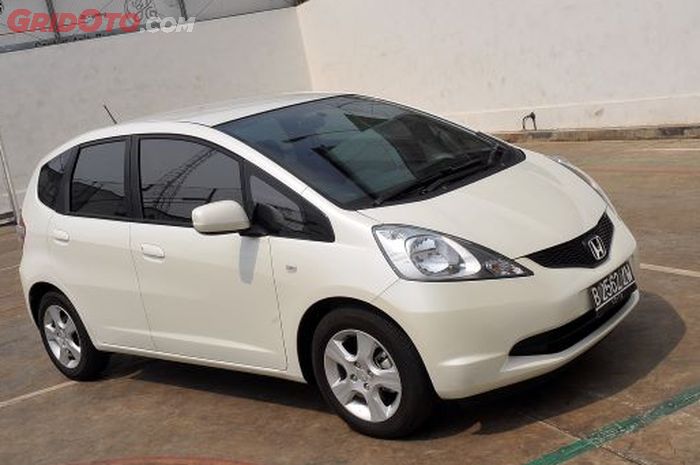 Ilustrasi Honda Jazz GE8