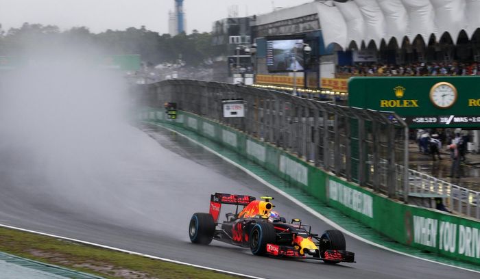 Balap F1 Brasil sering berlangsung dalam kondisi hujan, kondisi seperti inilah yang diharapkan Max Verstappen yang tahun lalu finish di posisi ketiga