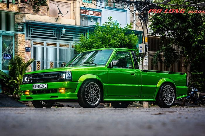 Modifikasi Mazda B2200 gaya kekinian garapan bengkel PhiLong Auto, Vietnam