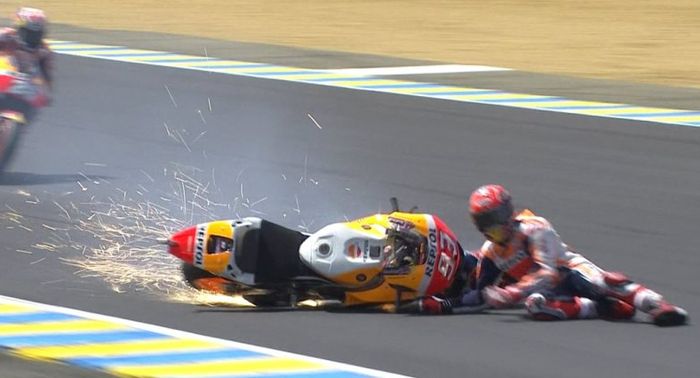 Marquez saat jatuh di Le Mans Perancis