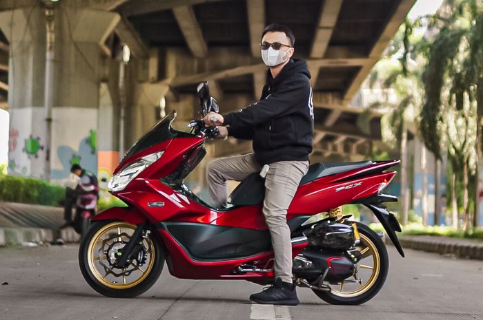 Bro Rizza dengan Honda PCX 150 CBU modifnya
