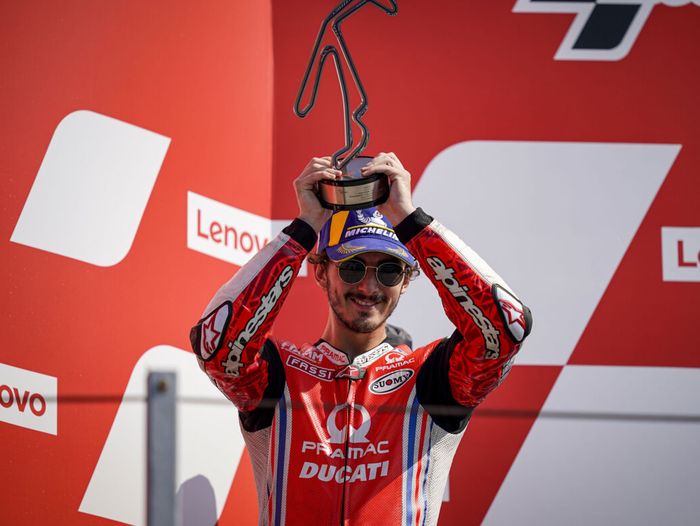 Pada comeback pertamanya di Sirkuit Misano tersebut, Francesco Bagnaia langsung naik podium dengan finis di urutan kedua