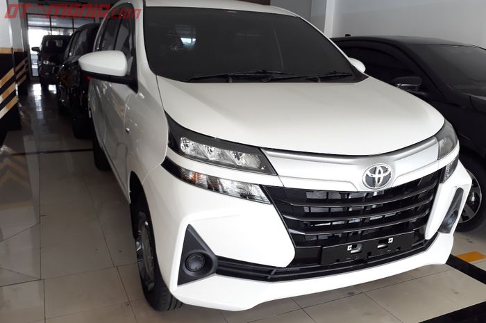 Toyota Avanza baru di dealer