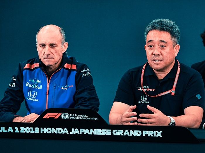 Franz Tost dan Masashi Yamamoto dalam konferensi pers di sirkuit SUzuka jelang GP F1 Jepang
