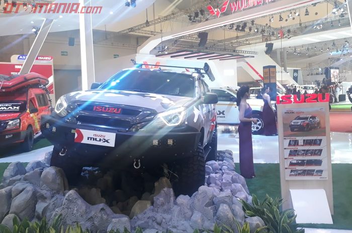 Isuzu mu-X bergaya adventure