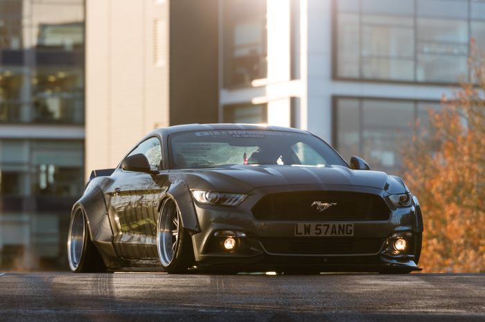 Ford Mustang dengan tenaga 700 dk