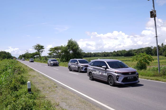 Daihatsu All New Xenia 1.3 R dan 1.5 R ADS saat diuji awak media dari Yogyakarta menuju Semarang (1/12/2021)