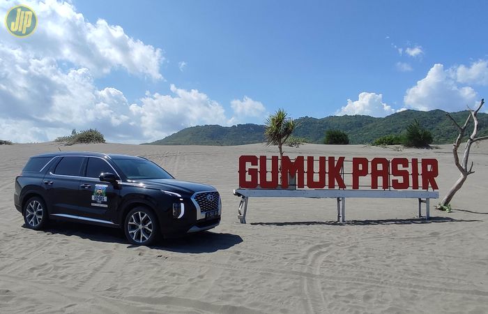 Hyundai Palisade AWD di Gumuk Pasir, Parangtritis. Holiday Fun Drive 2022.