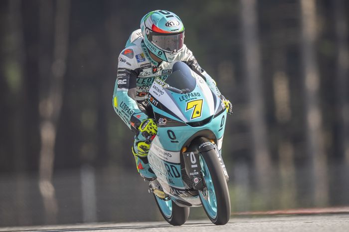 Dennis Foggia benar-benar tak tergeser dari peringkat pertama sepanjang FP2 Moto3 San Marino 2022