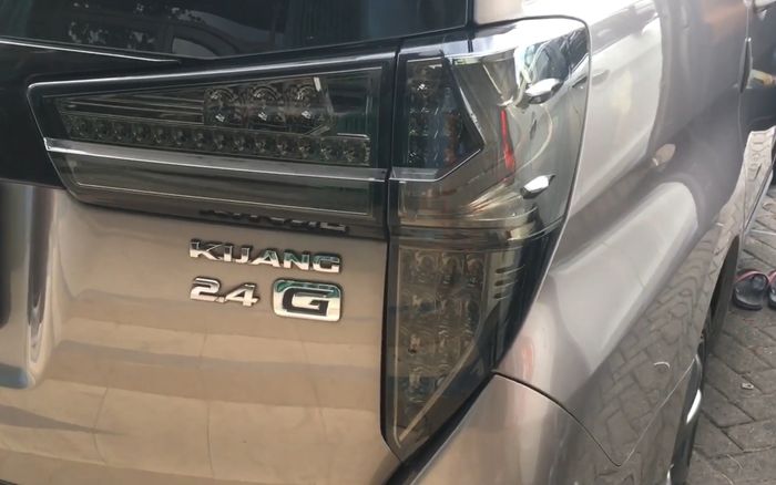 Ilustrasi stoplamp model Lexus untuk Toyota Innova Reborn di Automania