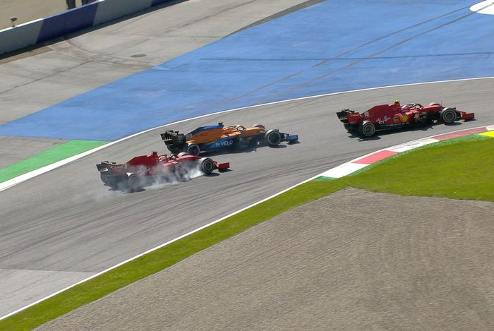 Sementara, Sebastian Vettel melintir setelah bersenggolan dengan Carlos Sainz di tikungan ketiga