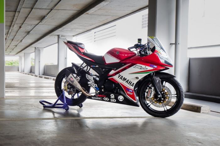 Yamaha R15 pakai baju Ducati