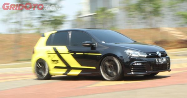 Volkswagen Golf GTI Dark Shine