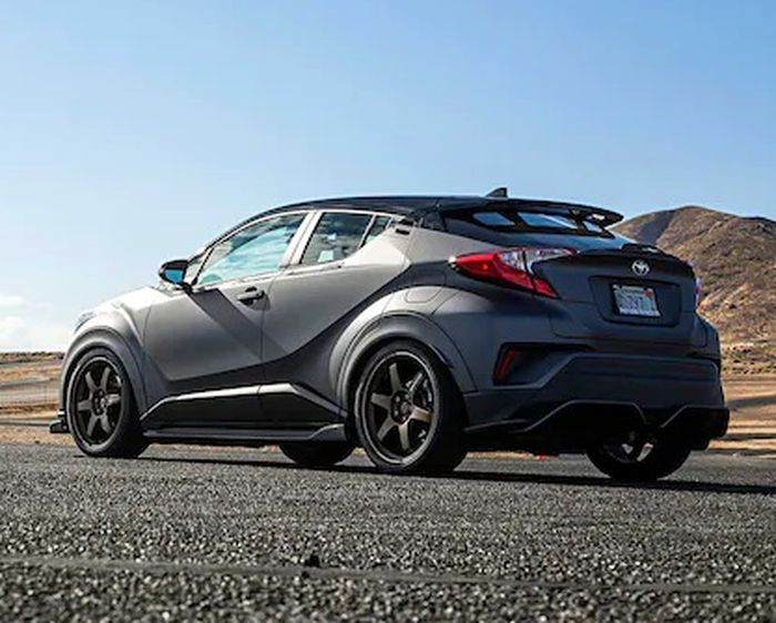 Modifikasi Toyota C-HR ditopang pelek Volk Racing TE37Ultra 20 inci