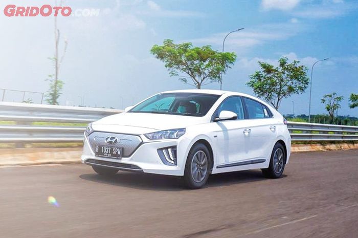 Hyundai IONIQ Electric bisa berakselerasi dari 0-100 km/jam dalam 9,3 detik