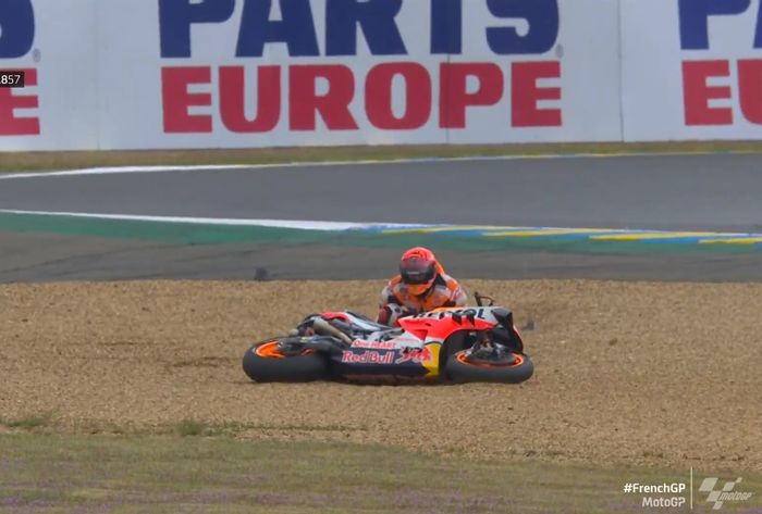 Marc Marquez terjatuh saat melibat tikungan ke-9  di FP4 MotoGP Prancis 2021