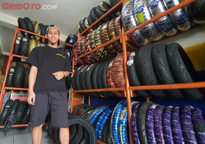 Abdul Malik, Service Advisor Rumah Ban Motor