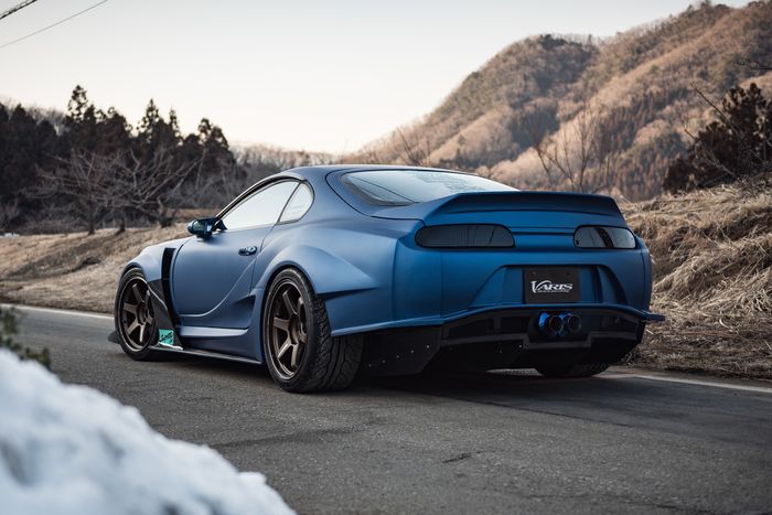 Tampilan belakang modifikasi Toyota Supra Mk4