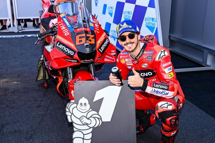 Start dari posisi terdepan setelah kunci pole position, Francesco Bagnaia tetap waspadai Fabio Quartararo di MotoGP Aragon 2022
