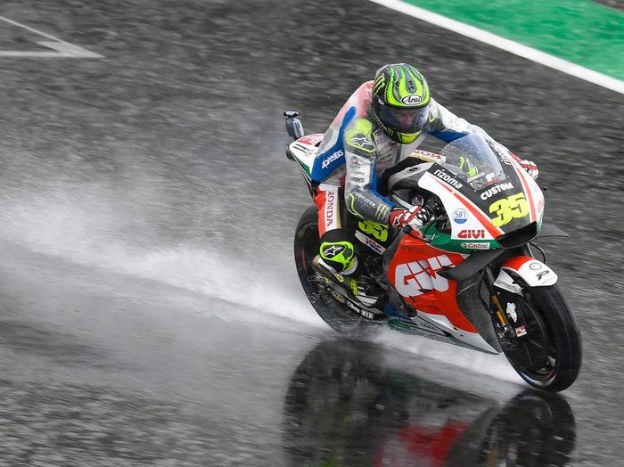 Genangan air sangat berisiko bila balapan MotoGP 2018 kala itu dipaksakan untuk digelar
