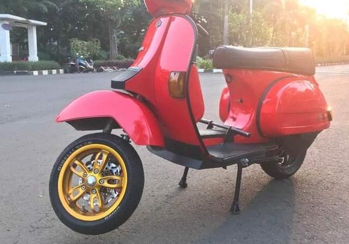 Kaki-kaki Vespa Excel pakai pelek Vespa Primavera