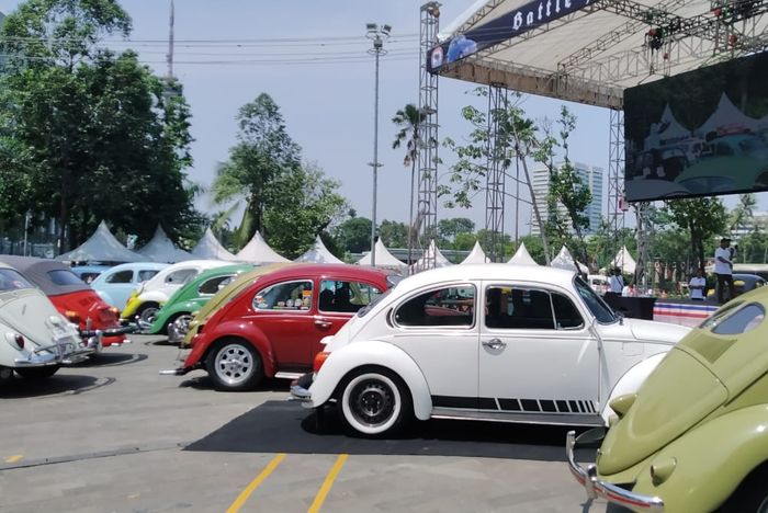 Deretan VW Beetle yang hadir dalam acara Beetle Battle, Minggu (17/12/2023).