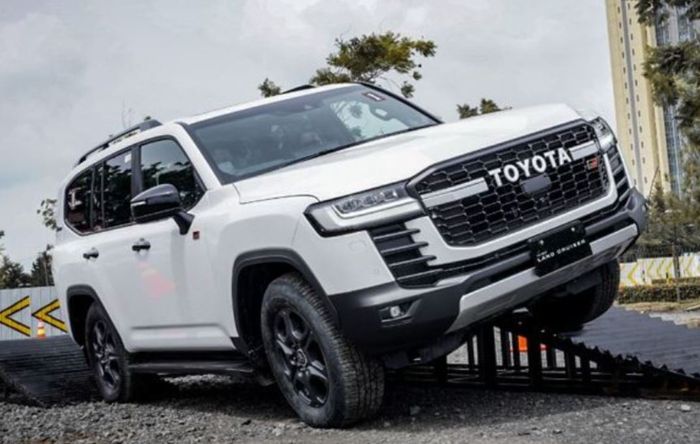 Toyota Land Cruiser 300